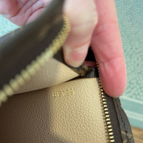 ♥️SOLD♥️ Louis Vuitton Monogram Toiletry 26 Never Used UB1231 - Picture 5 of 13